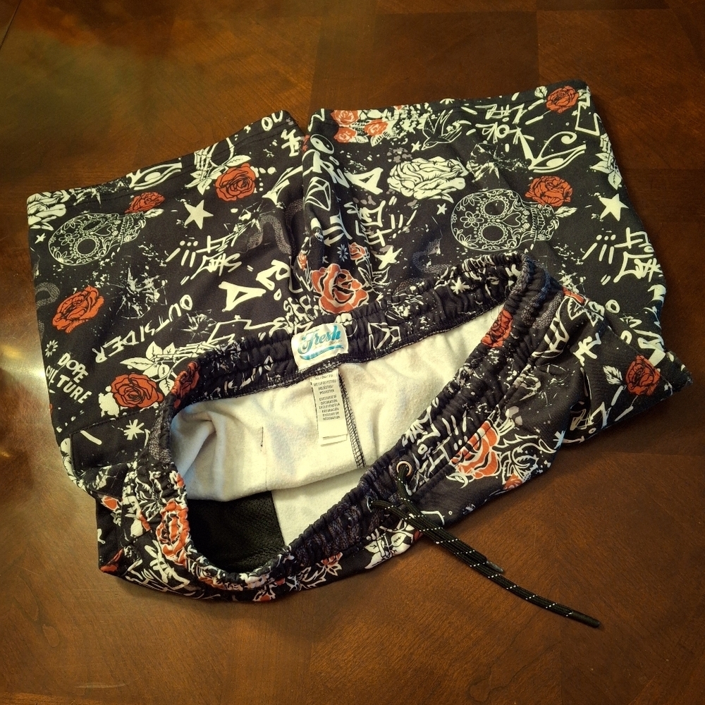 Fresh Prints of Bel Air Graphic Gothic Print Shorts Men Size XL - Picture 6 of 16